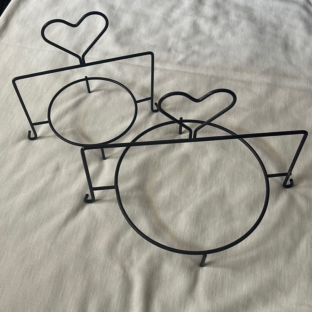 2 Pie Plate Holders